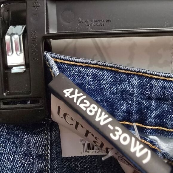 Terra & Sky Women's Plus Size Bermuda Denim Shorts, 7” Inseam, Size 4X (23W-30W) - Picture 9 of 10